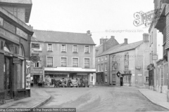 1955-wiveliscombe-the-square-c1955_w315006